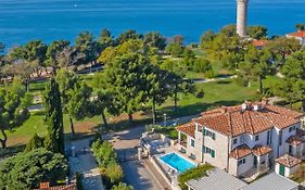 Holiday Home Villa Beach Front By Interhome